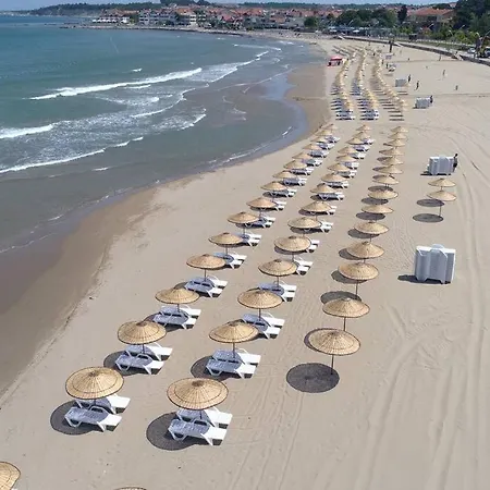 Megara; Havuzlu Muestakil Otel 4*
