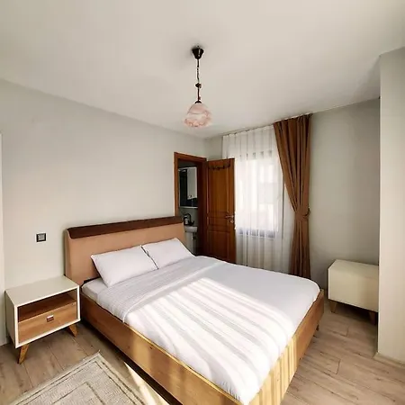 Otel Megara; Havuzlu Muestakil