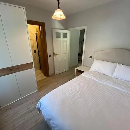 Otel Megara; Havuzlu Muestakil Kandira